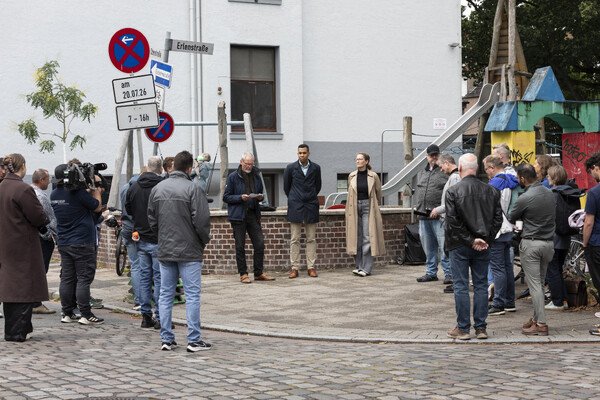 Parken in Neustadt-West: Umsetzung der Neuordnung gestartet
